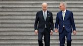 Biden y McCarthy se reúnen sobre disputa de límite de deuda