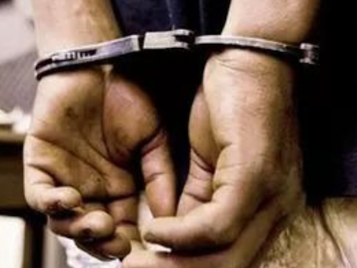 Bidhannagar police bust gang duping businessmen with fake tenders for Bengal school uniforms | Kolkata News - Times of India