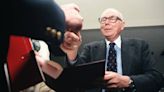 Charlie Munger had snarky words for get-rich gurus — how he urged investors to build wealth instead