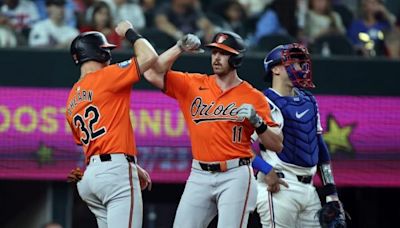 Orioles swat three homers in defeating Rangers again