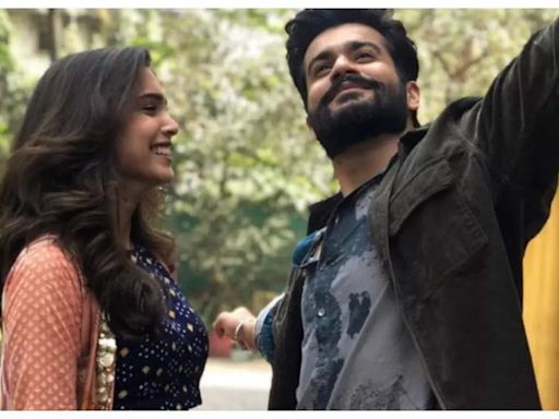 Sunny Kaushal REACTS as a fan named 'Sharvari' asks if he is single; Taapsee Pannu's answer is unmissable | Hindi Movie News - Times of India