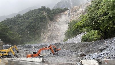 花蓮土石流淹沒鐵軌！台鐵「崇德＝和仁」中斷 最快9日上午8時搶通