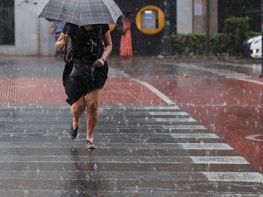 Aviso naranja por tormentas con granizo grande en el interior de Alicante y Valencia