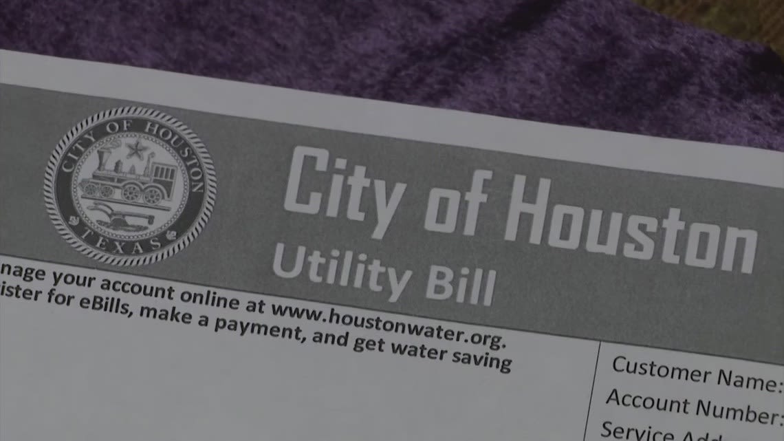 City leaders give update on Houston's water bill problems