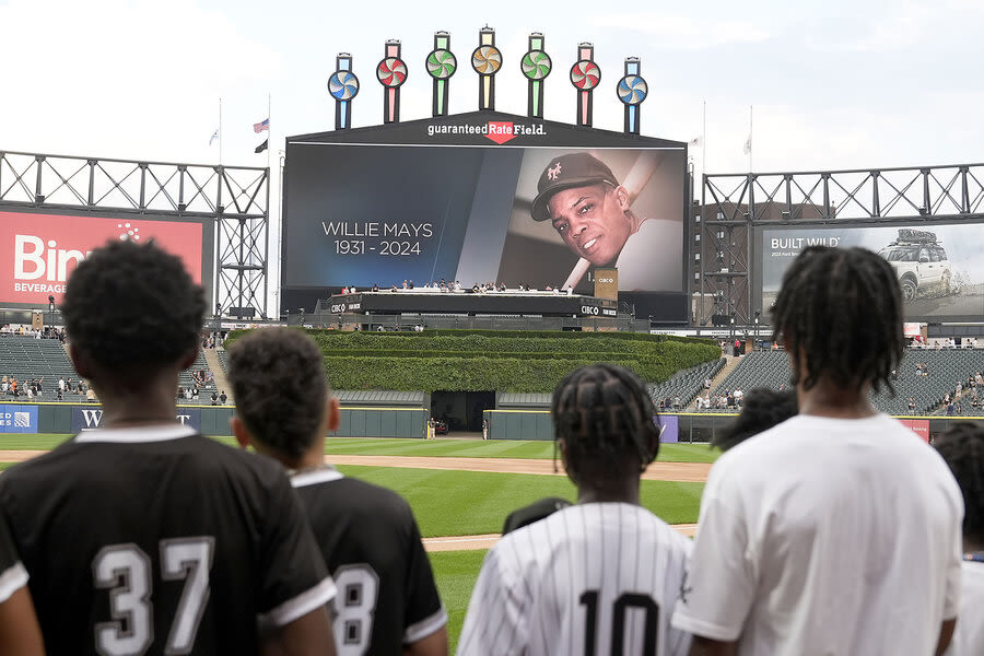 Baseball was honoring great Black players. Then it lost the greatest of them all.