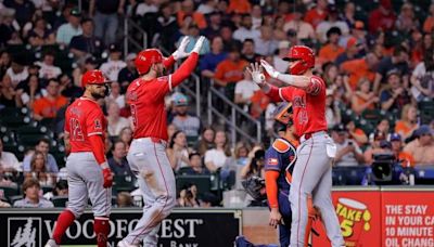 Seven-run inning propels Angels past Astros