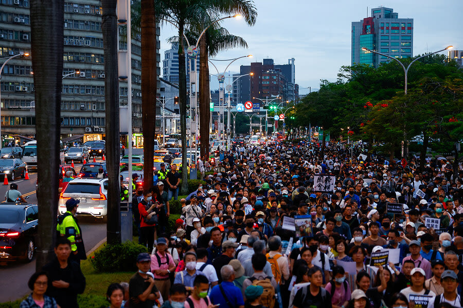 Taiwan protesters meet China’s intimidation with defiance