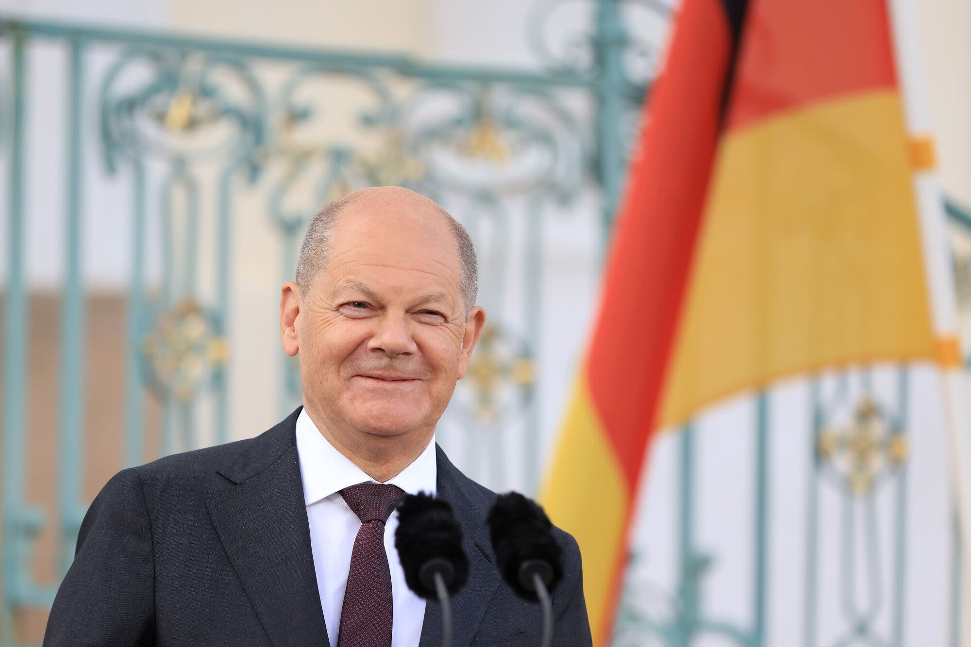 Scholz’s Social Democrats Overtake Far-Right AfD in German Poll