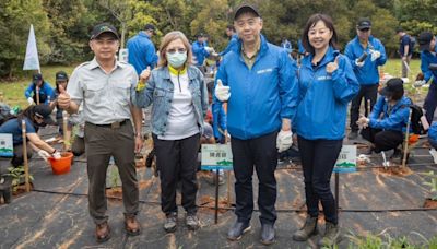 助台中「綠肺」固碳共生 ! 萬海攜手國家公園署於都會公園舉辦植樹活動