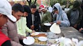 El estado y el banco de alimentos intervienen para alimentar a los inmigrantes en diciembre ante el retraso del contrato municipal