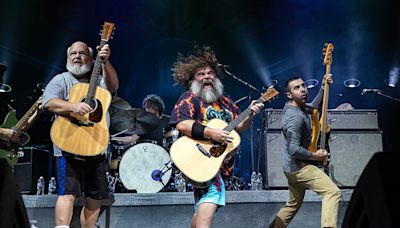 Tenacious D Wants You to ‘Rock the Vote’ With Them Live