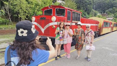 林鐵通車"奮起湖已非終點站" 人潮不減反增