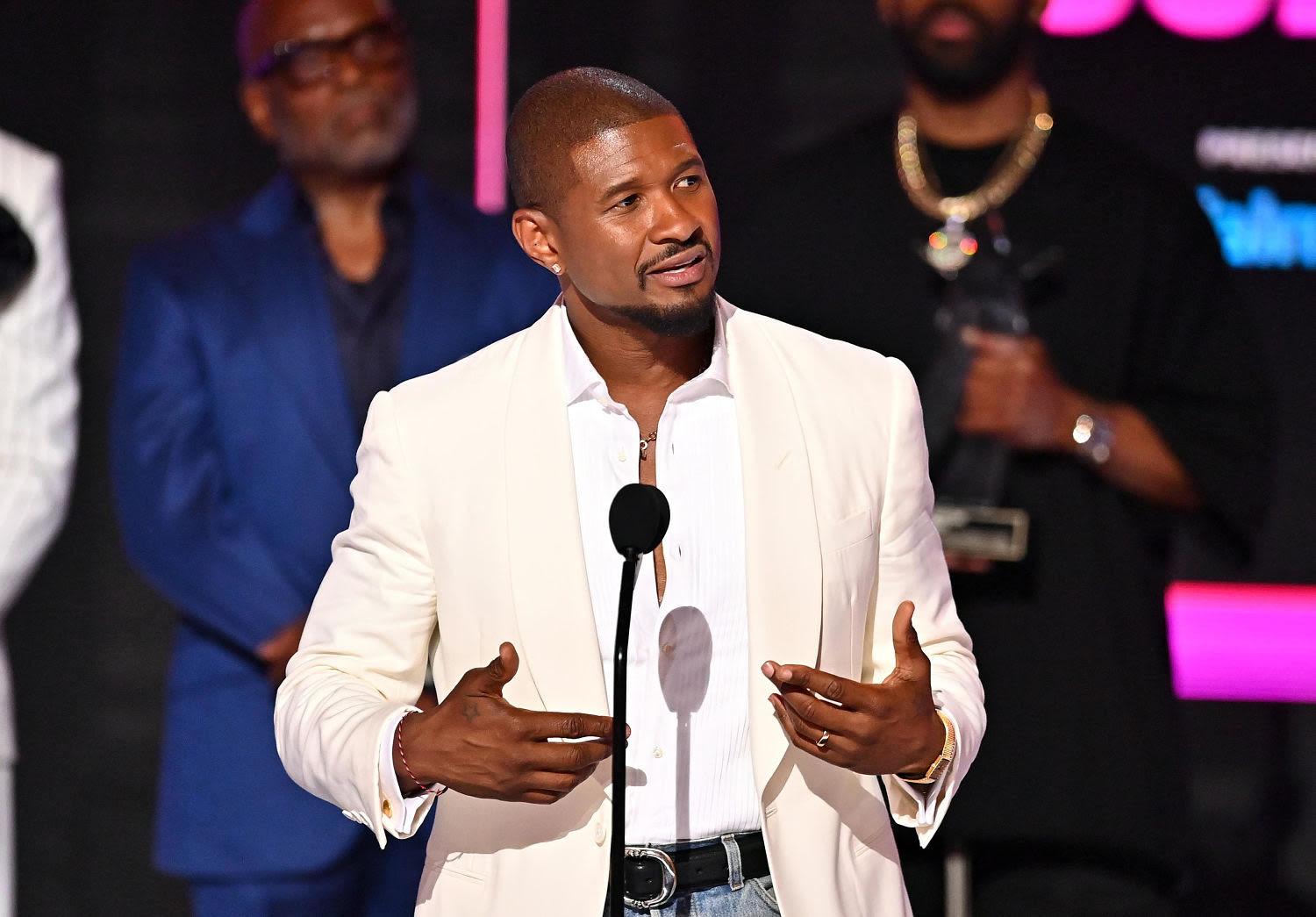 BET posts ‘unfiltered’ Usher speech after censorship during live awards ceremony