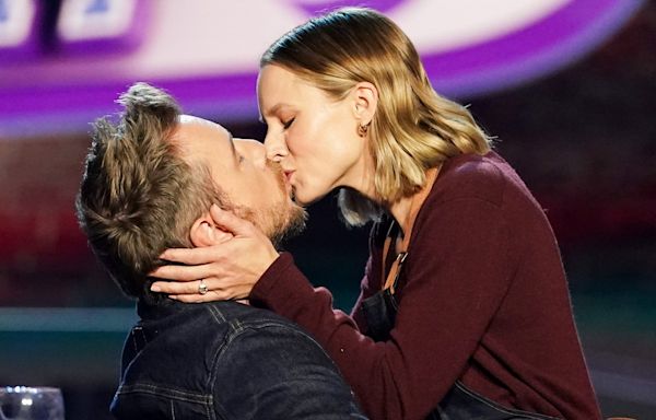 Dax Shepard and Kristen Bell got texts from friends over rumors they were 'Hollywood swingers'