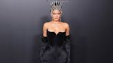 Kylie Jenner Shuffles Onto Red Carpet in Fitted Gown While Wearing Diamond-Covered Crown: 'It's Worth It!'