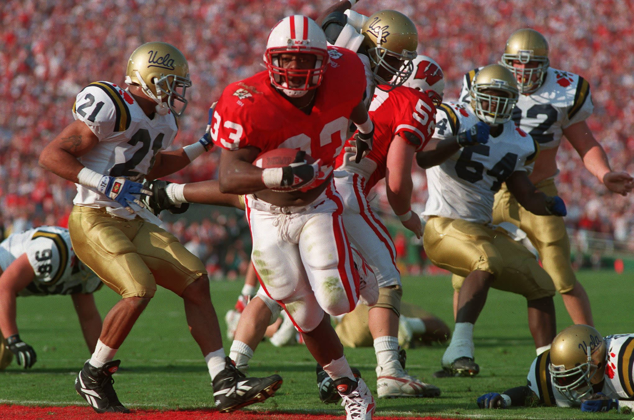 Big Ten primer: Wisconsin’s greatest football moment