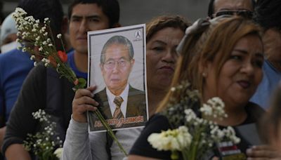 NO COMMENT: Cientos de peruanos hacen cola para rendir homenaje a Alberto Fujimori