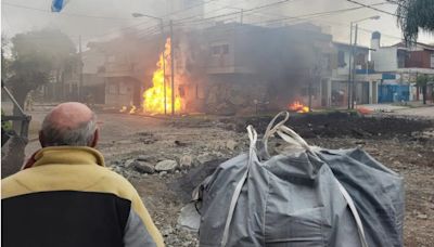 Explosión en San Martín: Arreglaban un bache y rompieron un caño de gas