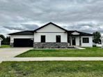 1240 Evelyn Dr, Ely IA 52227