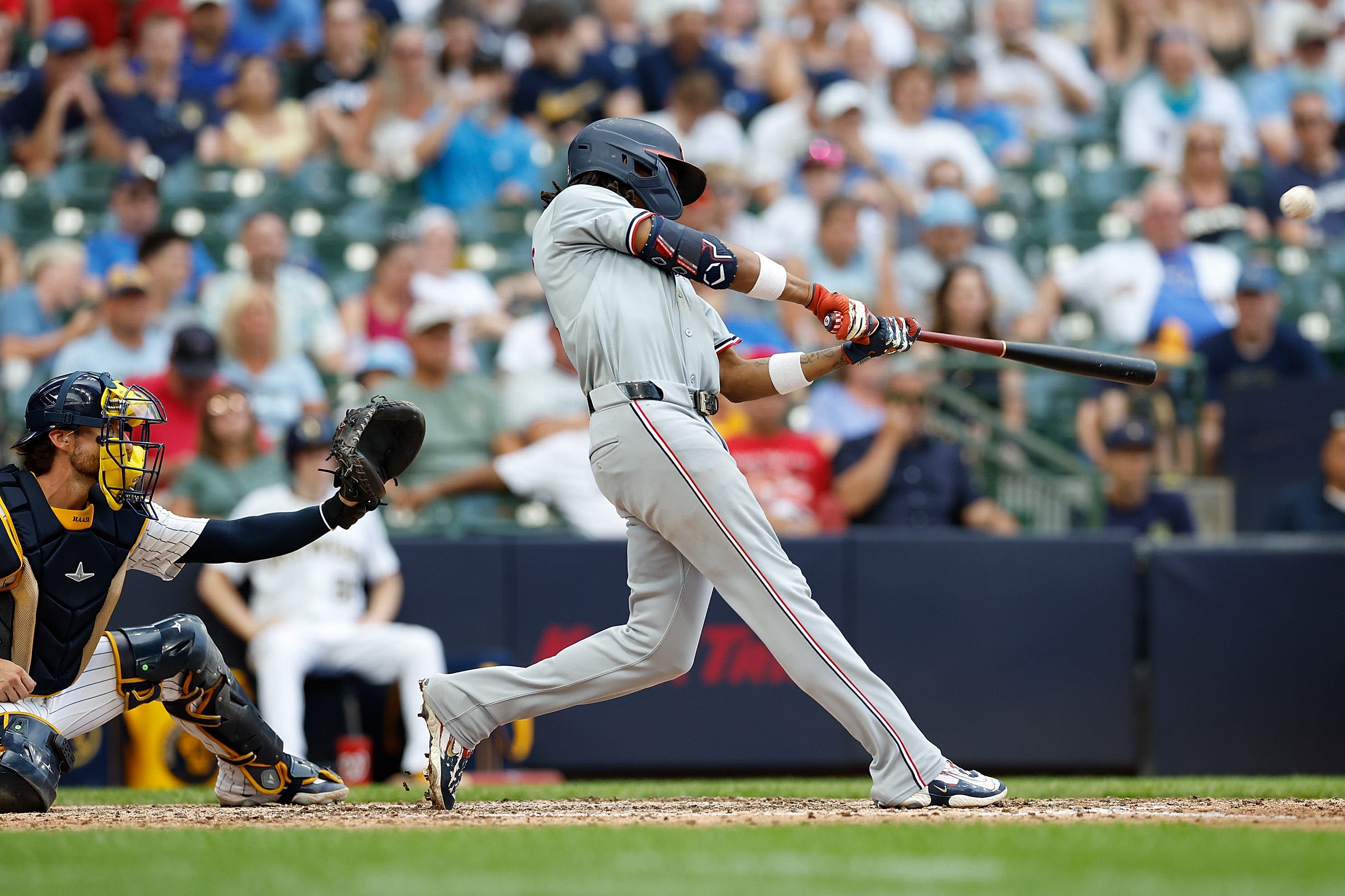 Brewers lose lead in ninth, fall 6-5 to Nationals