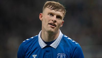 Everton fire cryptic Jarrad Branthwaite message amid Man United Leny Yoro transfer confusion