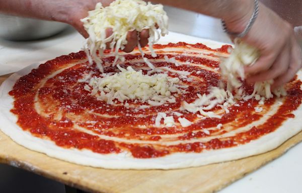 10 New York pizzerias make Italian guide’s 2024 list for best pizza in United States