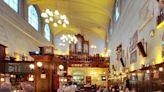 Café Olivier, el bar dentro de una iglesia católica clandestina