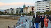 La oferta de alquiler subiría un 10,8% en Donostia y un 6% en Bilbao si acabase el turístico