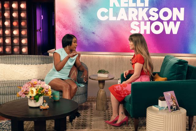 Kelly Clarkson Gets Vulnerable About Her Struggles with Dating: 'I Get So Nervous'