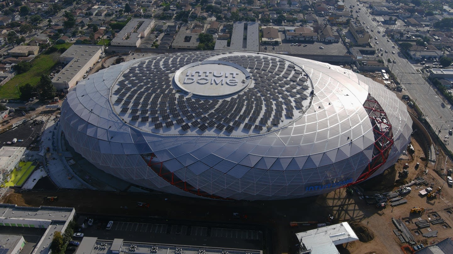 New Clippers Arena Features Creative Solution to Give T-Shirt Cannon Unlimited Range