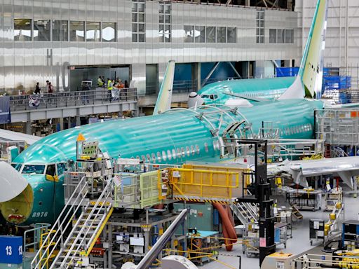 Boeing boss in last-ditch plea ahead of strike vote