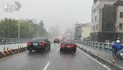 雨炸！ 「西南風、對流」強降雨 民眾：淹水想翹班