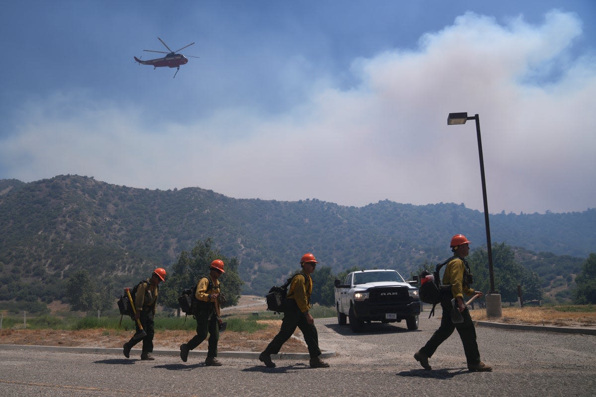 Homes now threatened as LA wildfire grows to 15,000 acres and 1,200 are evacuated