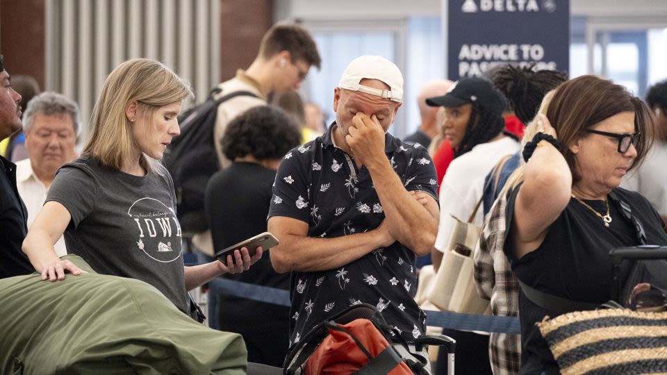 2,600 US flights are canceled as a global computer outage wreaks havoc on businesses, 911 systems and government agencies