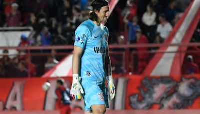 La frase del histórico arquero de Corinthians tras la derrota con Argentinos que generó un sismo en Brasil: “Me echan la culpa de todo”