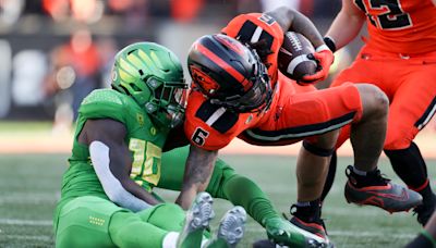 Oregon blows 21-point lead in stunning 38-34 loss to Oregon State