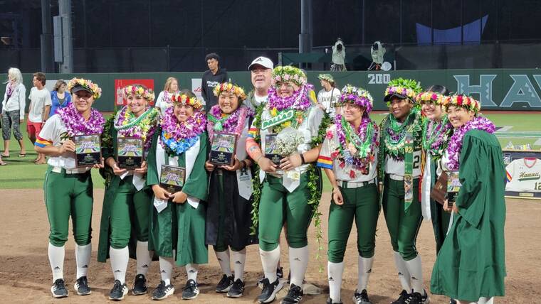 Even in defeat, Rainbow Wahine seniors enjoy their moment