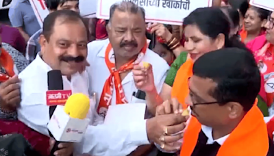 VIDEO: Shiv Sena Workers In Pune Celebrate Encounter Of Accused In Badlapur Sexual Assault Case