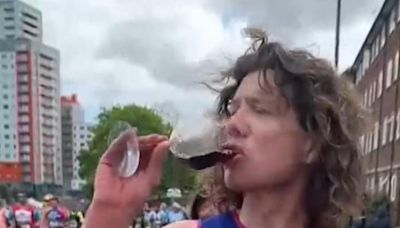 Acaba el Maratón de Londres habiendo catado 25 tipos de vino distintos durante la carrera