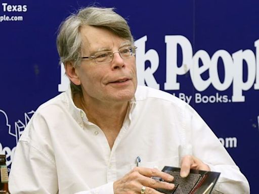 Stephen King se suma a los críticos que piden a Biden que retire su candidatura a las elecciones "por el bien de América"