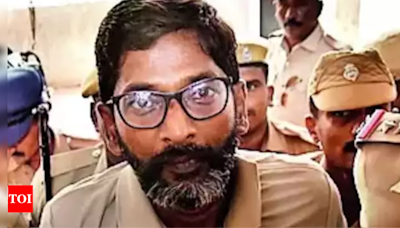 YouTuber ‘Savukku’ Shankar released from Madurai prison | Chennai News - Times of India