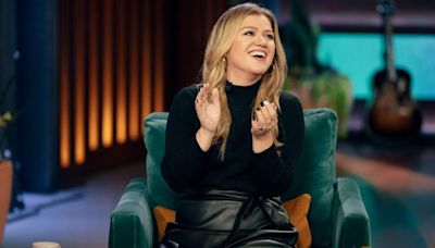 Kelly Clarkson previews upcoming 'Kellyoke' performances, guests on 6th season of Emmy-winning talk show