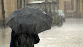 Harto del 'mal tiempo', alcalde en Francia emite orden para que no llueva