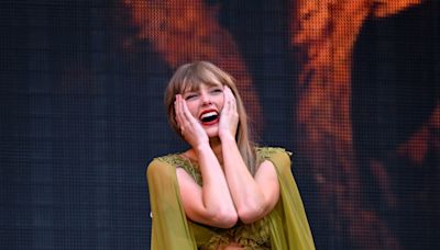 Taylor Swift messes up secret songs segment in Munich