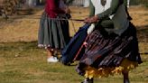 Indígenas aymaras le ponen su toque al golf en Bolivia