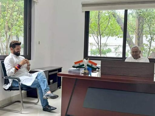 Union minister Chirag Paswan meets Bihar CM Nitish Kumar | Patna News - Times of India