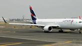 La Nación / Confirman que falla en turbinas del LATAM Airlines con destino a Chile fue a causa de aves