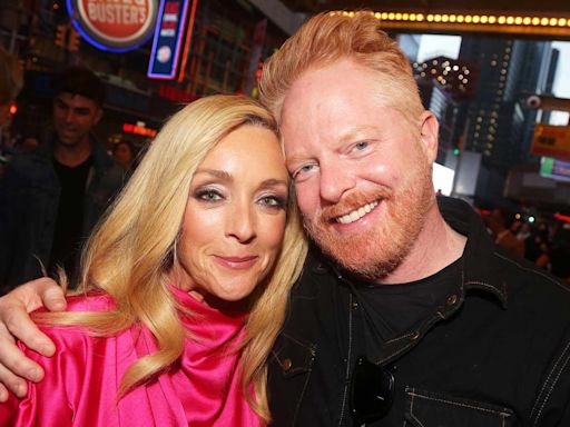 Jesse Tyler Ferguson recalls Jane Krakowski recognizing him as her Starbucks barista