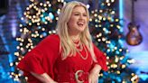 Kelly Clarkson Gets Into the Holiday Spirit with 'I'll Be Home for Christmas' Cover for Kellyoke