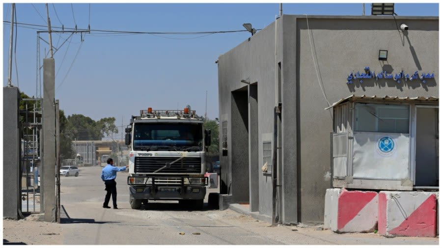 Israel says Gaza border crossing reopened, but UN says aid still stuck